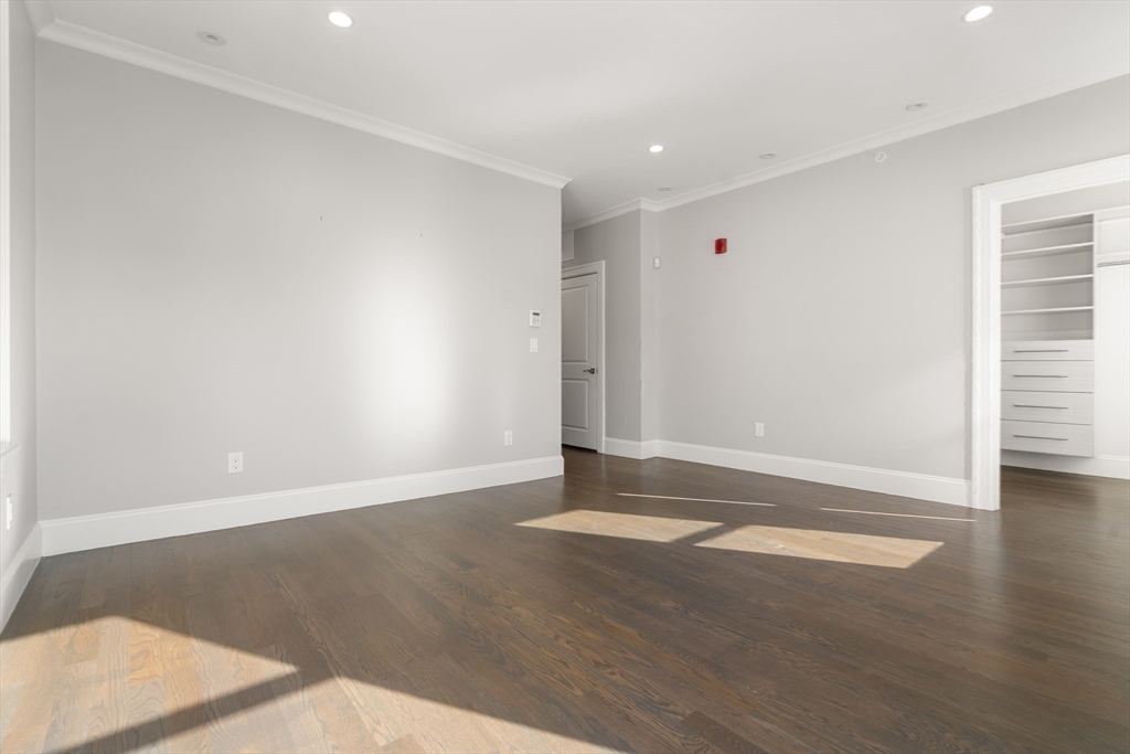 1517 Beacon Street, Unit 4 Brookline, MA 02446 - Photo 12 of 28