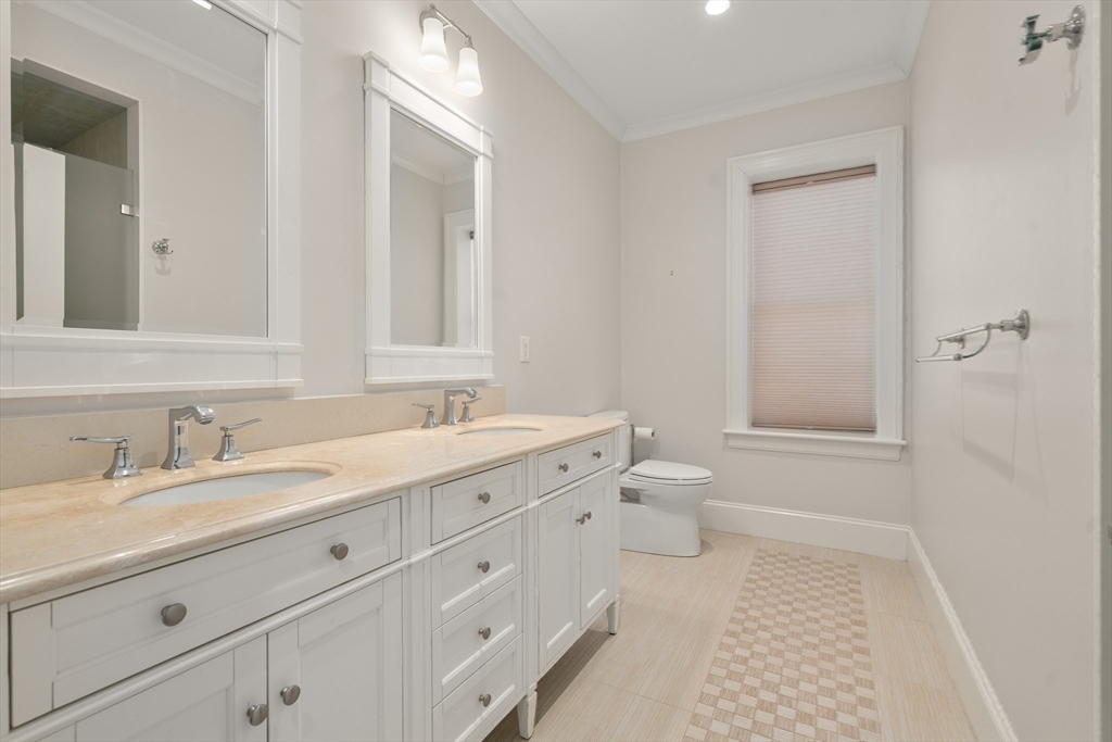 1517 Beacon Street, Unit 4 Brookline, MA 02446 - Photo 13 of 28