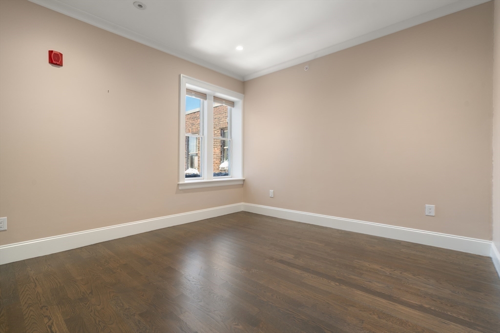 1517 Beacon Street, Unit 4 Brookline, MA 02446 - Photo 16 of 28