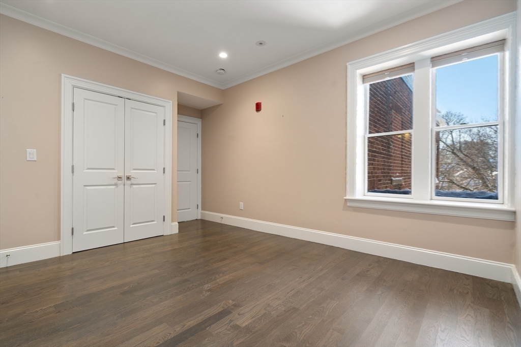 1517 Beacon Street, Unit 4 Brookline, MA 02446 - Photo 17 of 28