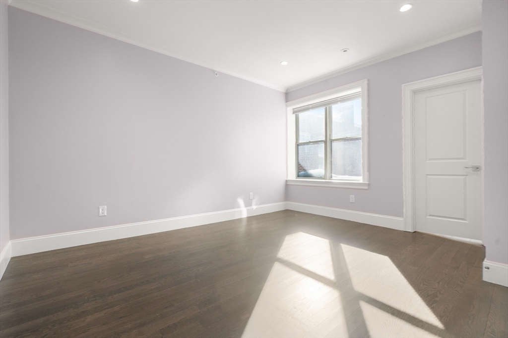 1517 Beacon Street, Unit 4 Brookline, MA 02446 - Photo 19 of 28