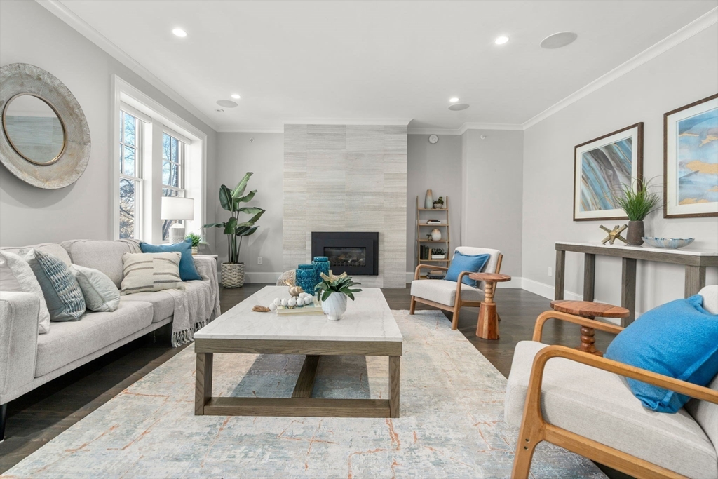 1517 Beacon Street, Unit 4 Brookline, MA 02446 - Photo 2 of 28