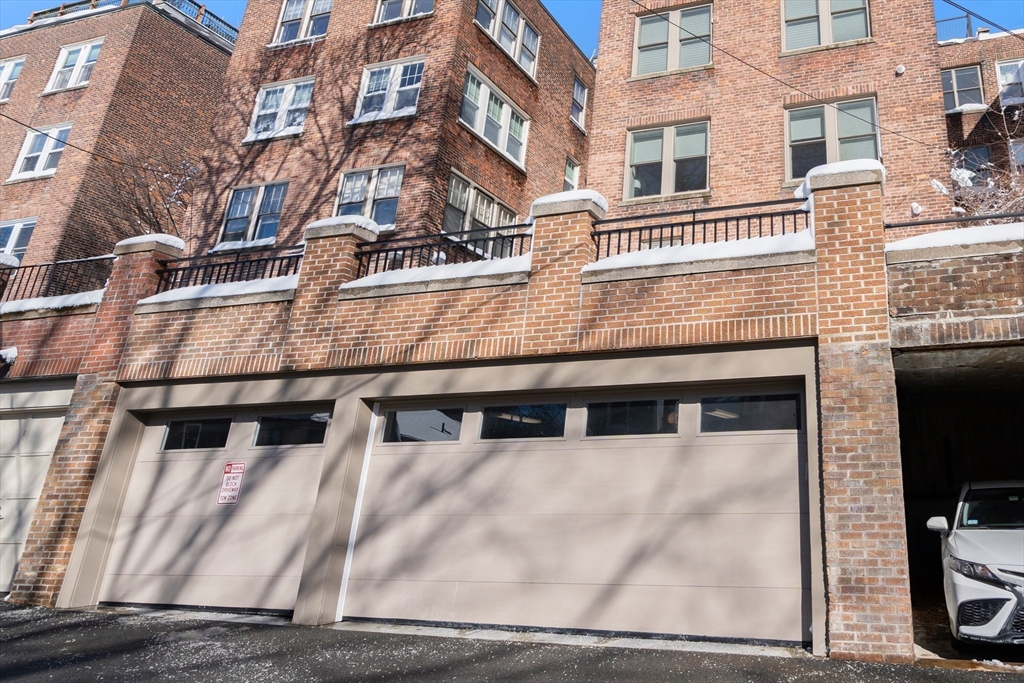1517 Beacon Street, Unit 4 Brookline, MA 02446 - Photo 25 of 28