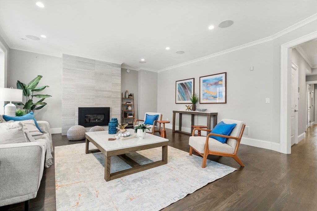 1517 Beacon Street, Unit 4 Brookline, MA 02446 - Photo 5 of 28