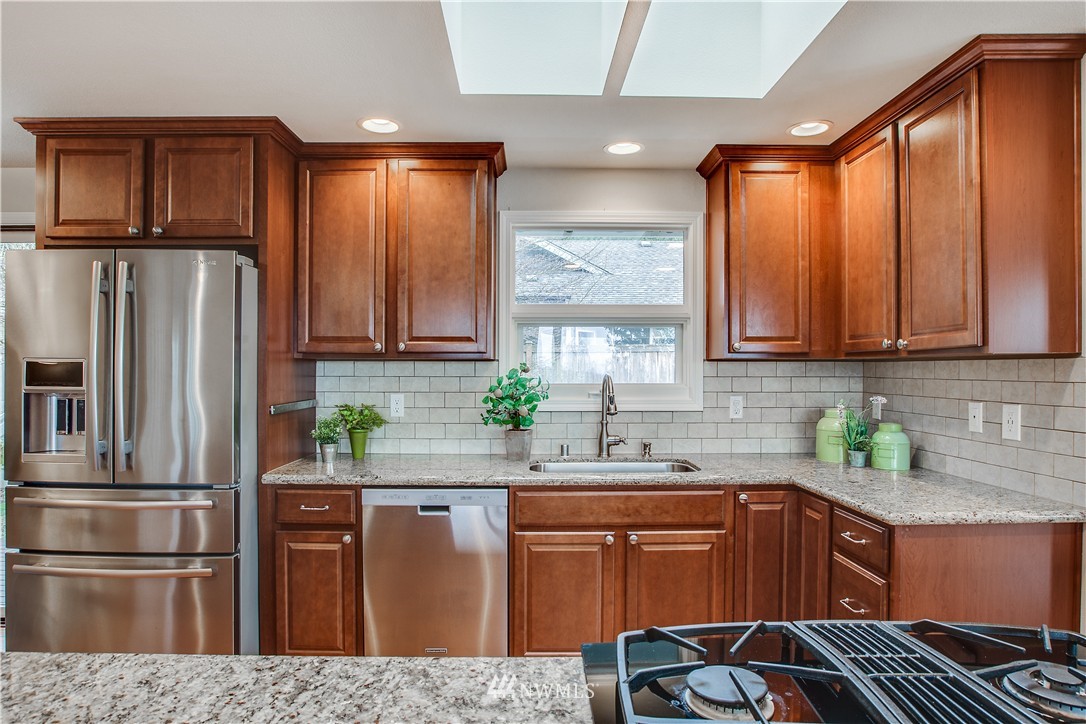 22410 3rd Avenue Southeast Bothell, WA 98021 - Photo 8 of 23