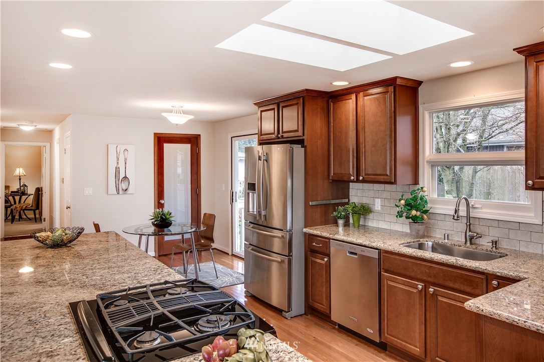 22410 3rd Avenue Southeast Bothell, WA 98021 - Photo 9 of 23