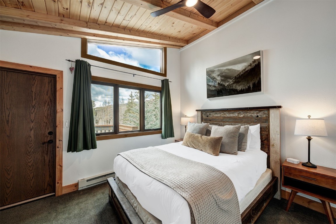 1473 East Keystone Road, Unit 2933 Keystone, CO 80435 - Photo 7 of 18 a bedroom with a bed and a window