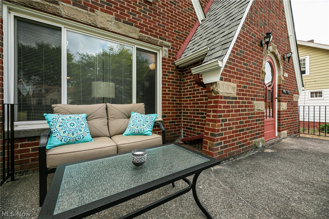 7801 Jameson Road Parma, OH 44129 - Photo 3 of 35
