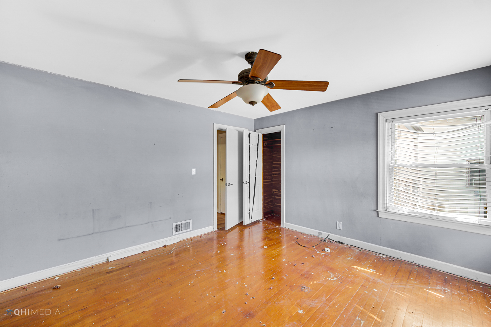 3438 Randolph Street Lansing, IL 60438 - Photo 19 of 23 a view of an empty room and window