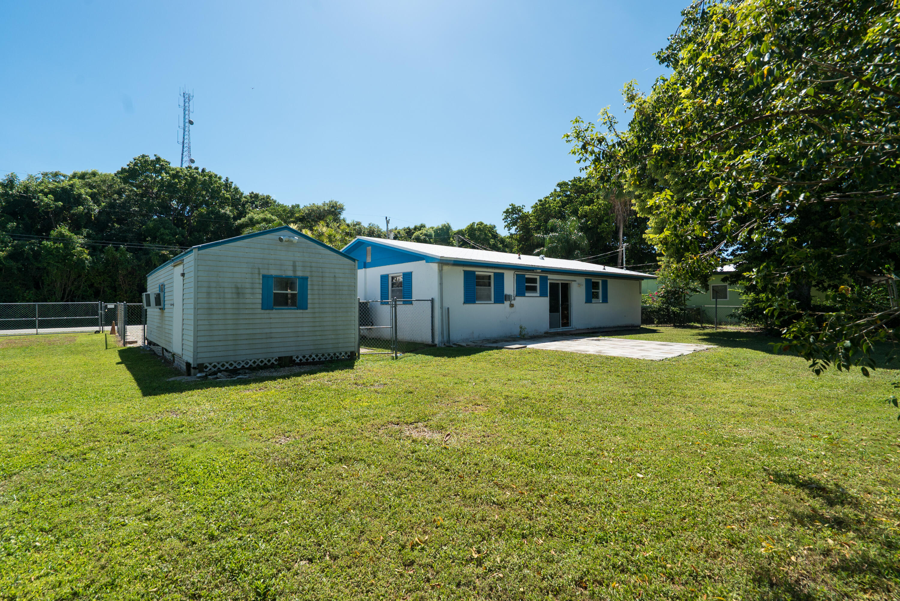 8 Andros Road Key Largo, FL 33037 - Photo 23 of 30 Back yard