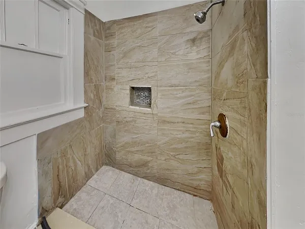 $1,199 | 115 South Grandview Avenue, Unit 1, Daytona Beach, FL 32118