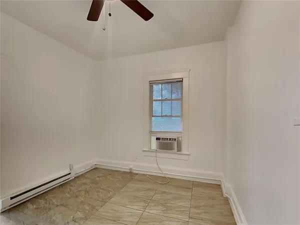 $1,199 | 115 South Grandview Avenue, Unit 1, Daytona Beach, FL 32118