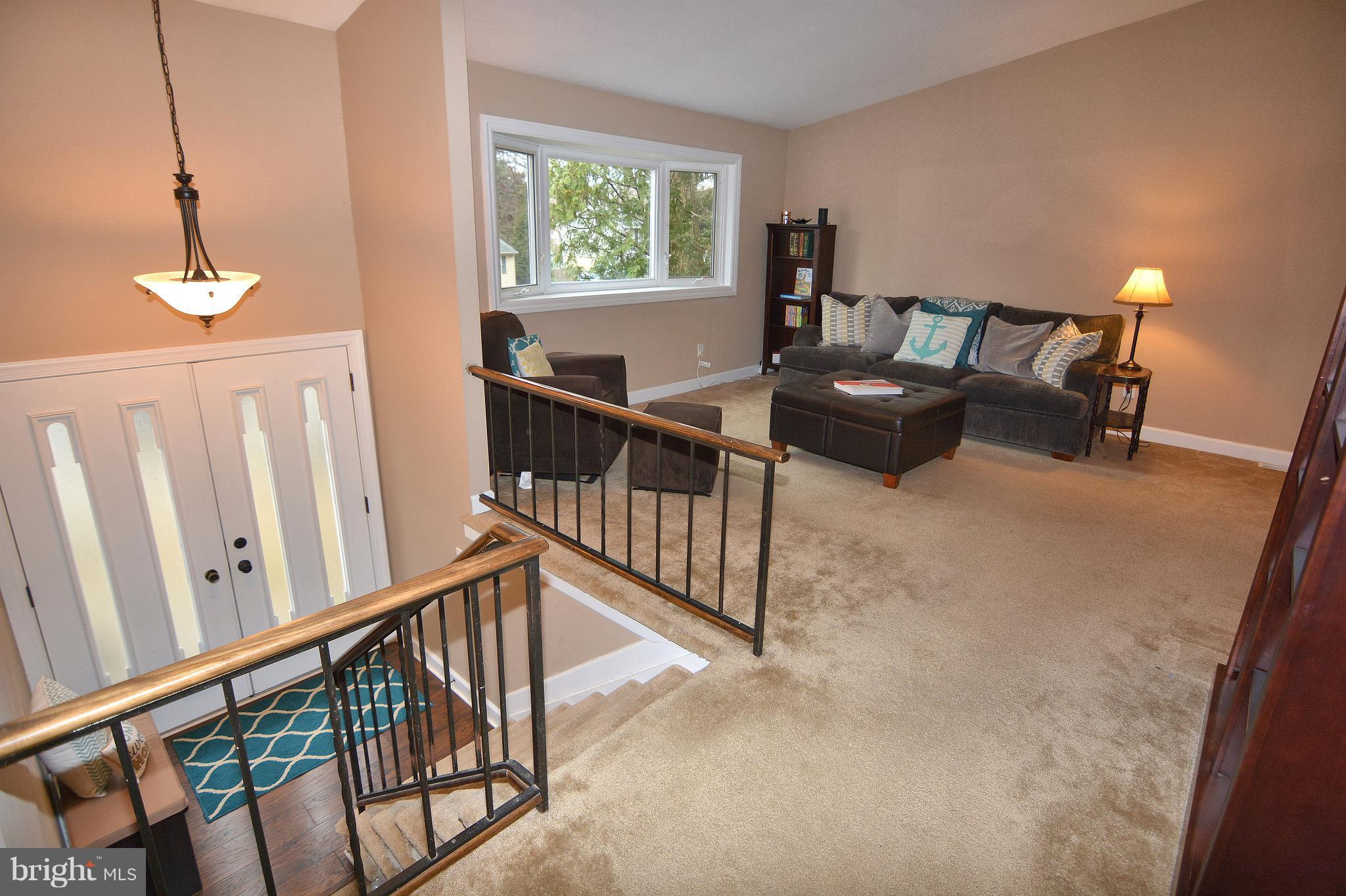 851 Wilson Road Arnold, MD 21012 - Photo 4 of 30 Living Room