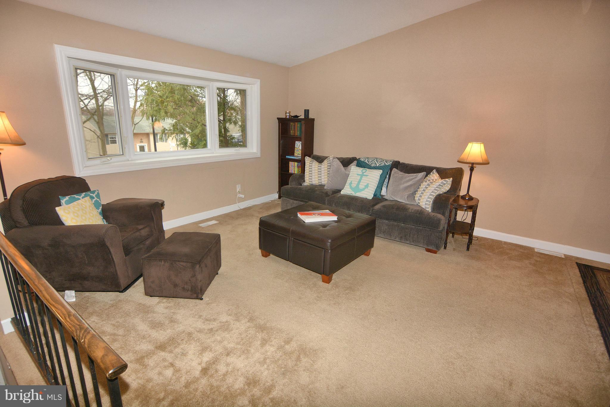 851 Wilson Road Arnold, MD 21012 - Photo 5 of 30 Living Room