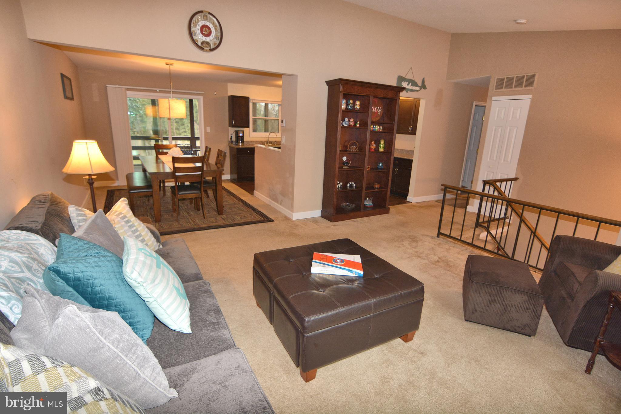 851 Wilson Road Arnold, MD 21012 - Photo 7 of 30 Living Room
