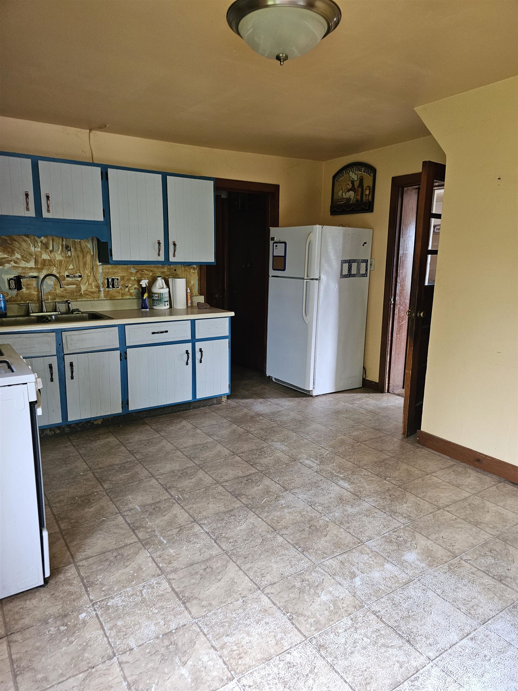 4918 County Road North Cassville, WI 53806 - Photo 5 of 23