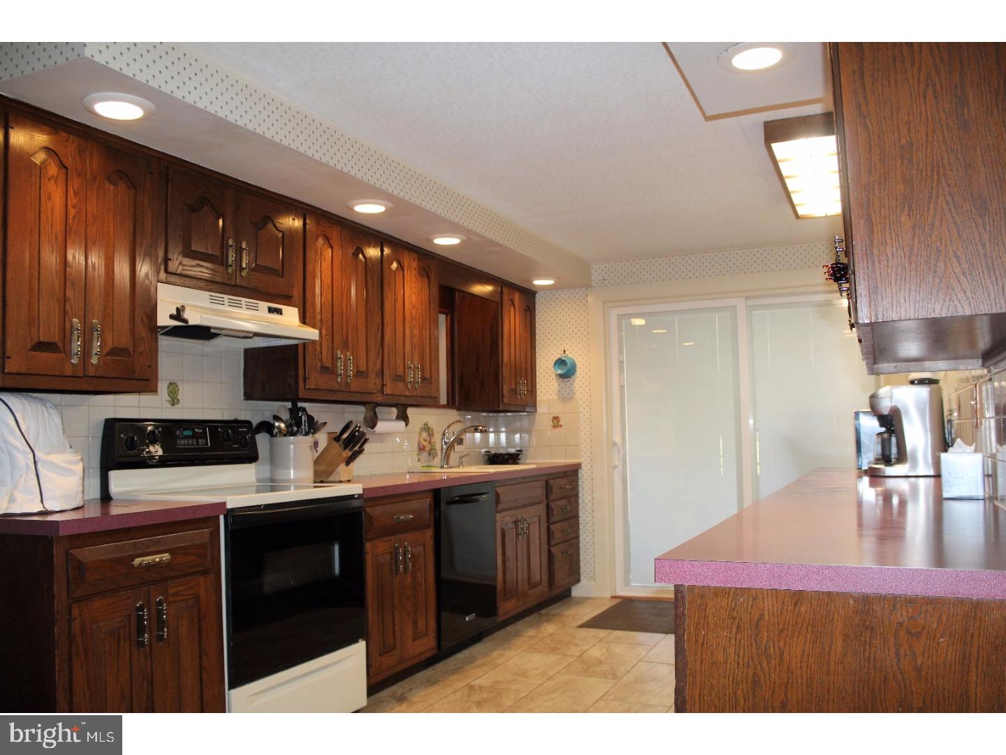 53 Duane Road Doylestown, PA 18901 - Photo 3 of 20