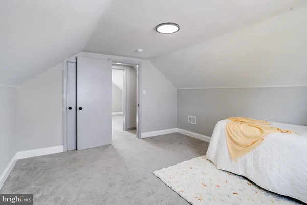 a view of bedroom and bedroom