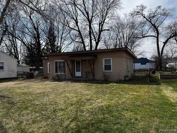 $1,250 | 12097 Cavell Street, Livonia, MI 48150