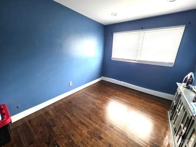 a view of empty room with window