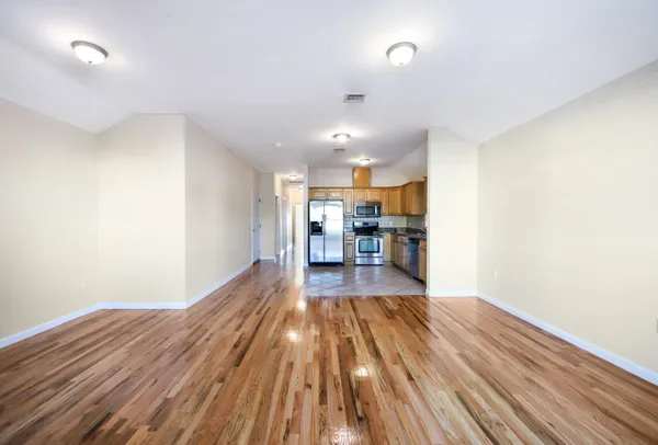 $2,700 | 28 West 17th Street, Unit 2, Bayonne, NJ 07002