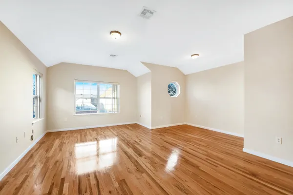 $2,700 | 28 West 17th Street, Unit 2, Bayonne, NJ 07002