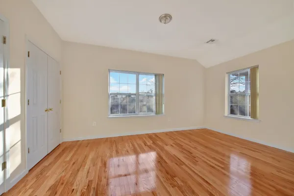 $2,700 | 28 West 17th Street, Unit 2, Bayonne, NJ 07002