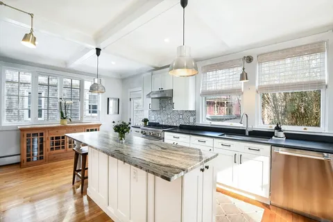 $699,900 | 6 Clinton Place, New Bedford, MA 02740