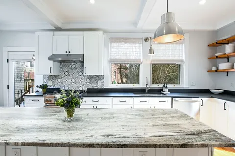 $699,900 | 6 Clinton Place, New Bedford, MA 02740