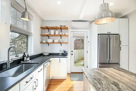 $699,900 | 6 Clinton Place, New Bedford, MA 02740