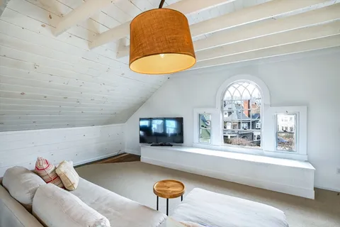 $699,900 | 6 Clinton Place, New Bedford, MA 02740