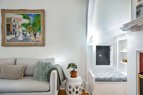 $699,900 | 6 Clinton Place, New Bedford, MA 02740