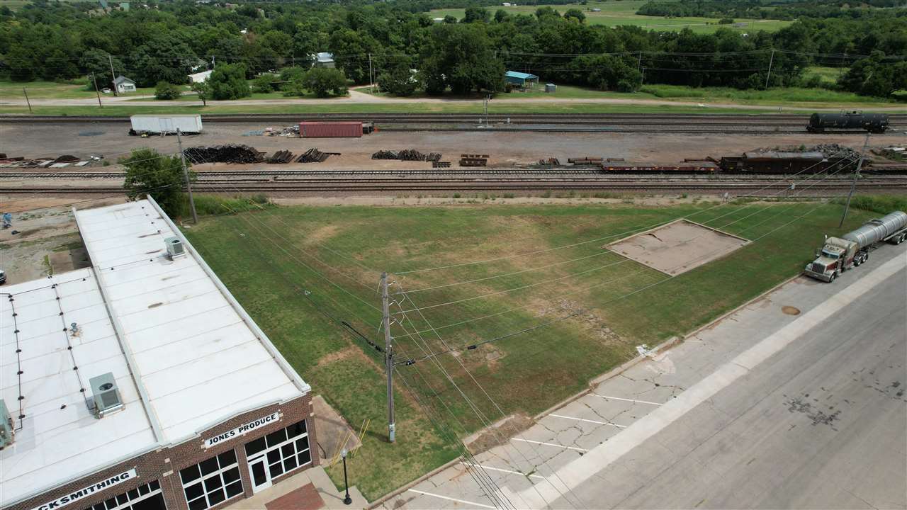 201 North 6th Street Perry, OK 73077 - Photo 6 of 10 Gallery Image 6