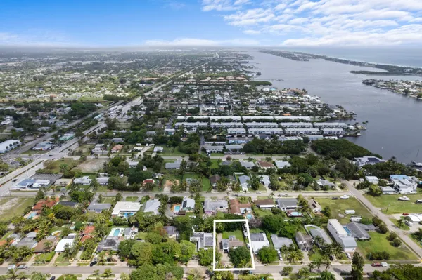 $4,199 | 711 Northeast 8th Avenue, Boynton Beach, FL 33435