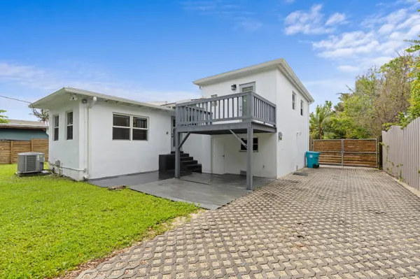 $4,199 | 711 Northeast 8th Avenue, Boynton Beach, FL 33435