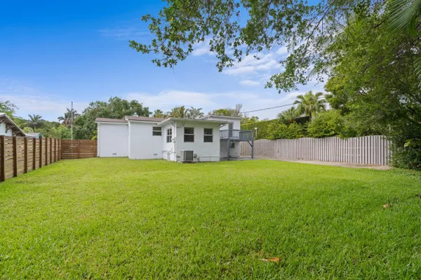 $4,199 | 711 Northeast 8th Avenue, Boynton Beach, FL 33435