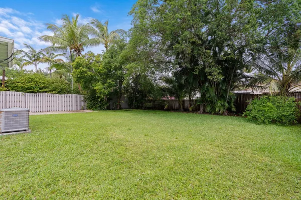 $4,199 | 711 Northeast 8th Avenue, Boynton Beach, FL 33435