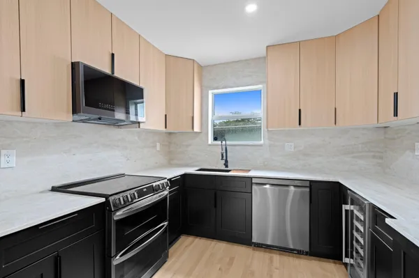 $4,199 | 711 Northeast 8th Avenue, Boynton Beach, FL 33435