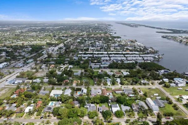 $4,199 | 711 Northeast 8th Avenue, Boynton Beach, FL 33435