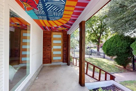 $525,000 | 712 West Eighth Street, Dallas, TX 75208