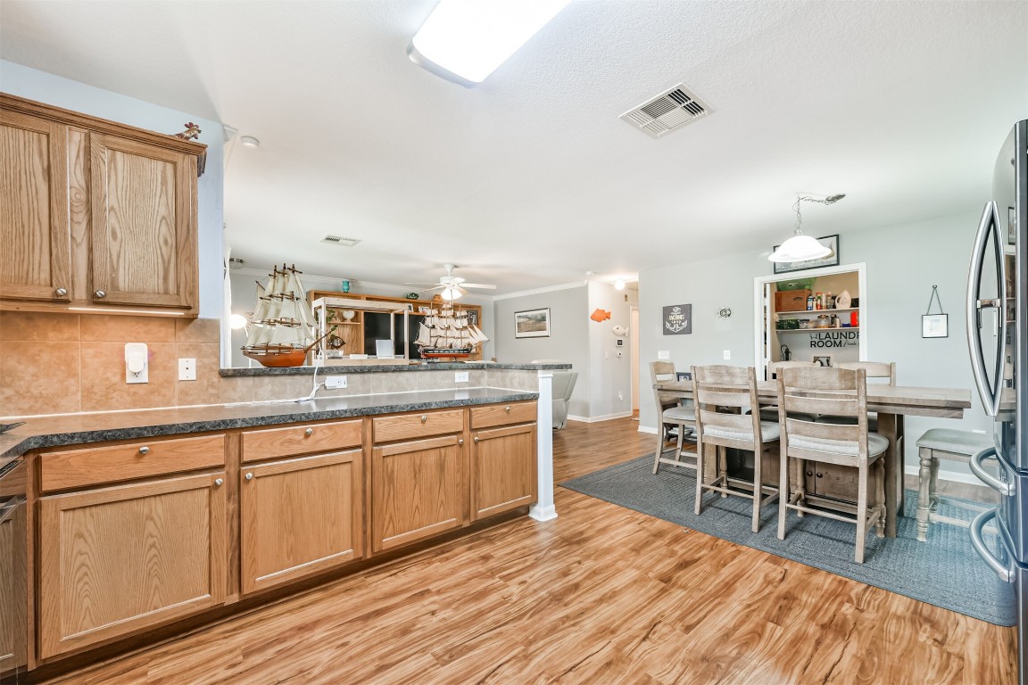 448 7th Street Dickinson, TX 77539 - Photo 14 of 32