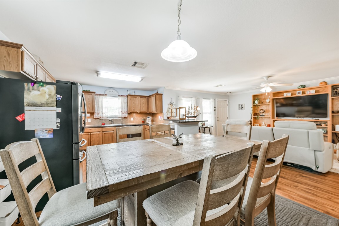 448 7th Street Dickinson, TX 77539 - Photo 17 of 32