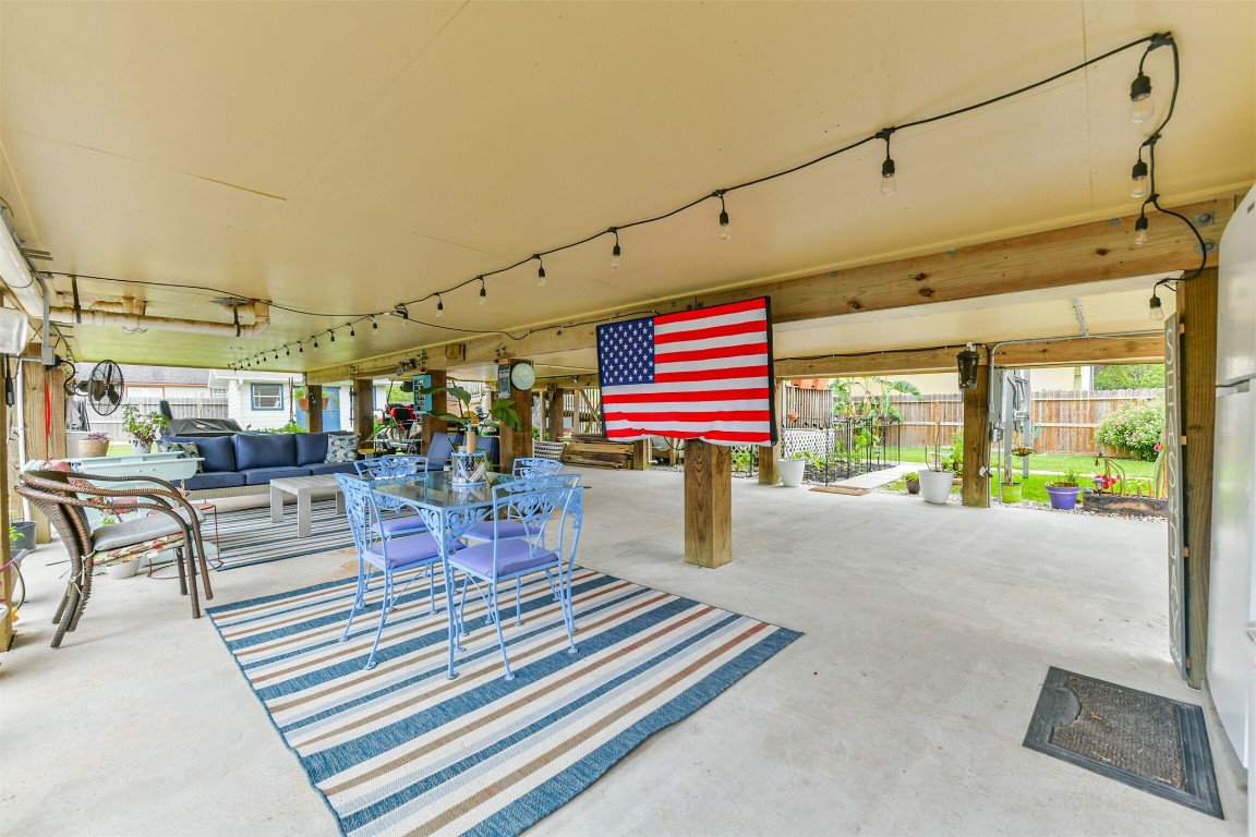 448 7th Street Dickinson, TX 77539 - Photo 28 of 32 Large Outdoor Space for entertaining