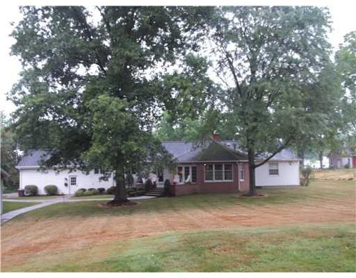 1278 Chapin Road New Castle, PA 16105 - Photo 15 of 18 Exterior Back.