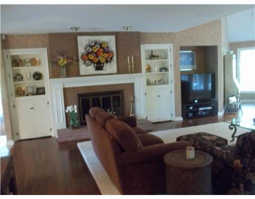1278 Chapin Road New Castle, PA 16105 - Photo 3 of 18 Living Room.