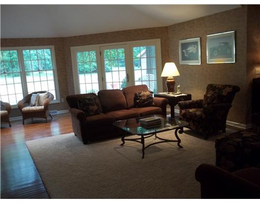 1278 Chapin Road New Castle, PA 16105 - Photo 4 of 18 Living Room.