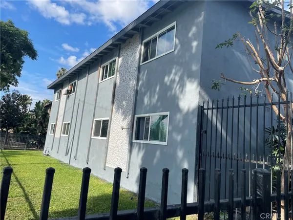 $2,200 | 129 East Wakefield Avenue, Unit 5, Anaheim, CA 92802