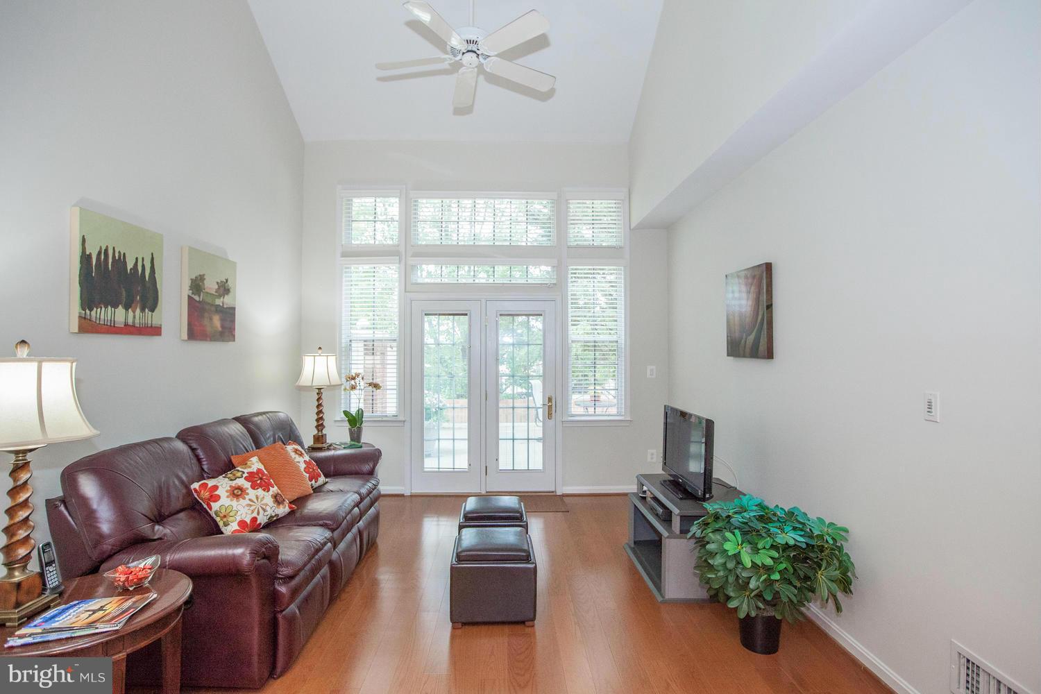 7035 Haycock Road, Unit F Falls Church, VA 22043 - Photo 11 of 30 Family Room