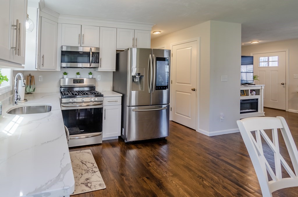 43 Riley Road, Unit 43 Tyngsborough, MA 01879 - Photo 8 of 31