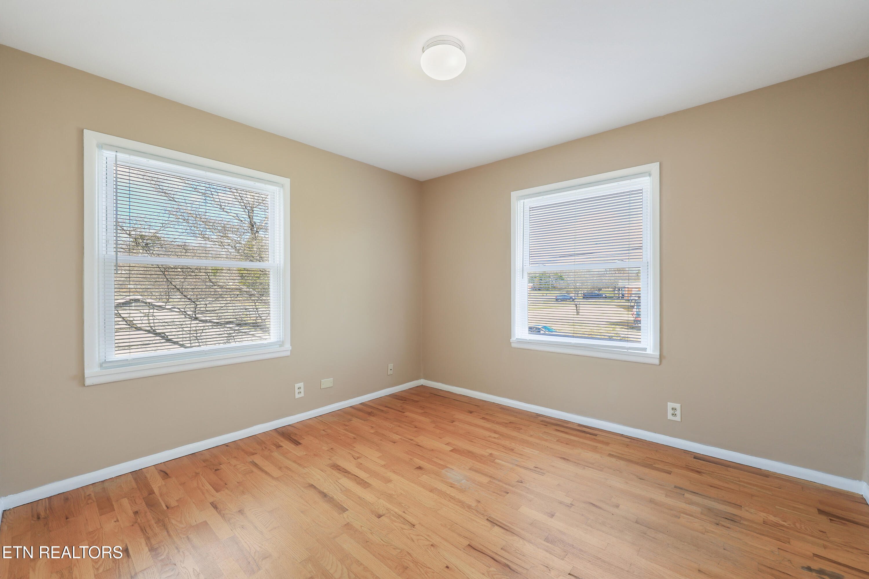 5709 Stoneleigh Road Knoxville, TN 37912 - Photo 25 of 38 26-5709 Stoneleigh Rd 20